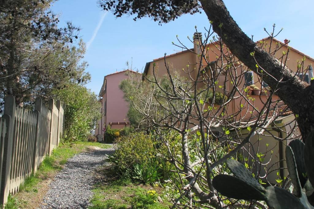 Torretta Del Mare A San Lorenzo San Lorenzo al Mare Exterior foto